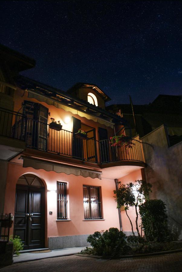 Casa Caroli, Charme E Comfort Nel Cuore Di Alba 外观 照片
