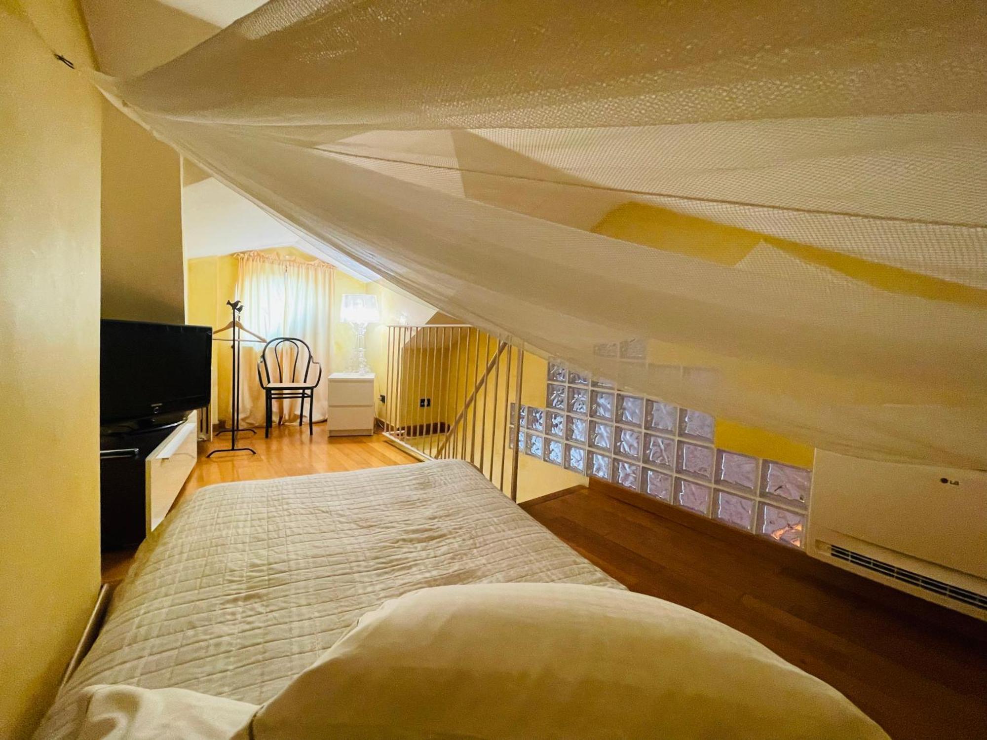 Casa Caroli, Charme E Comfort Nel Cuore Di Alba 外观 照片