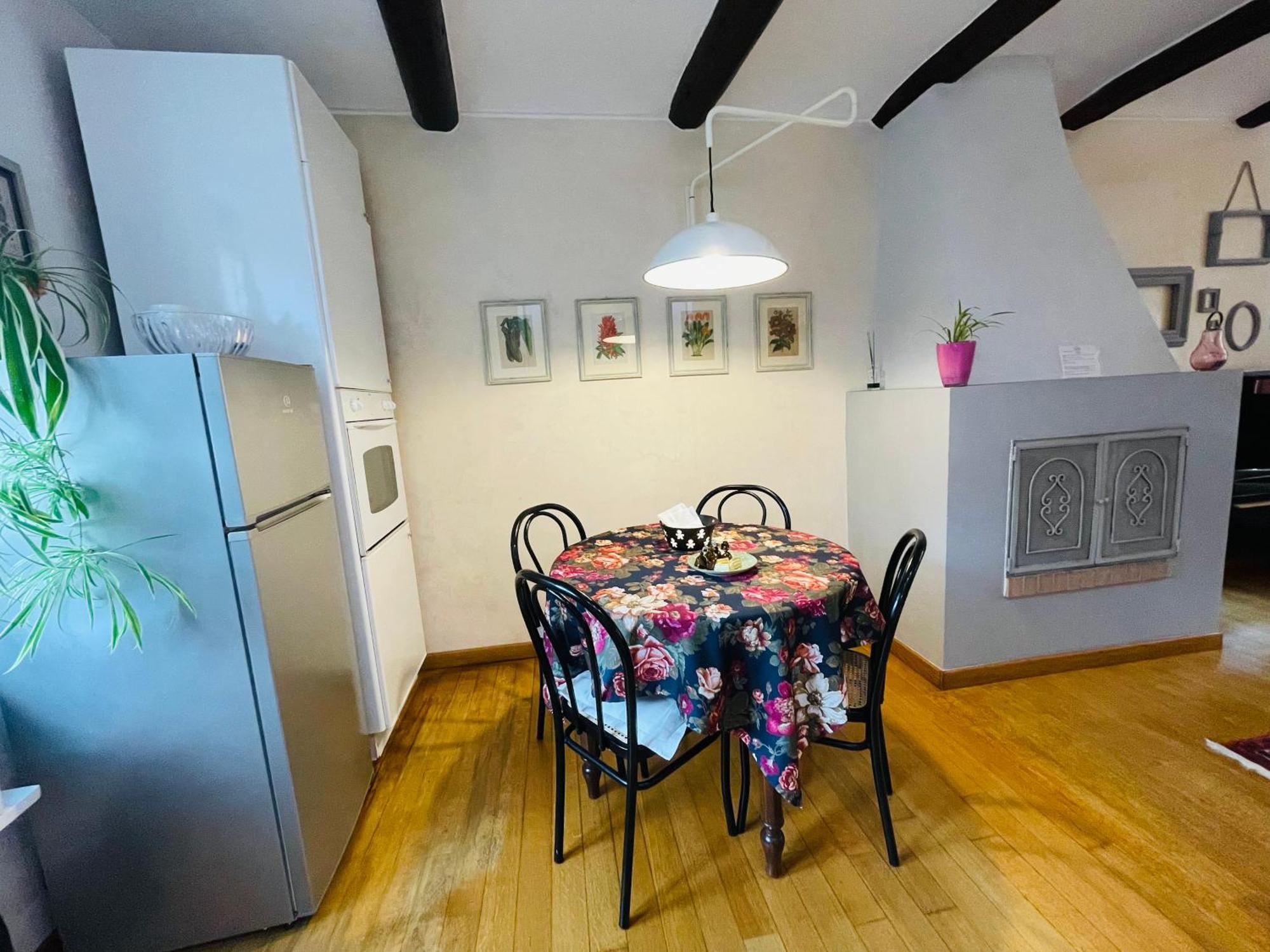 Casa Caroli, Charme E Comfort Nel Cuore Di Alba 外观 照片