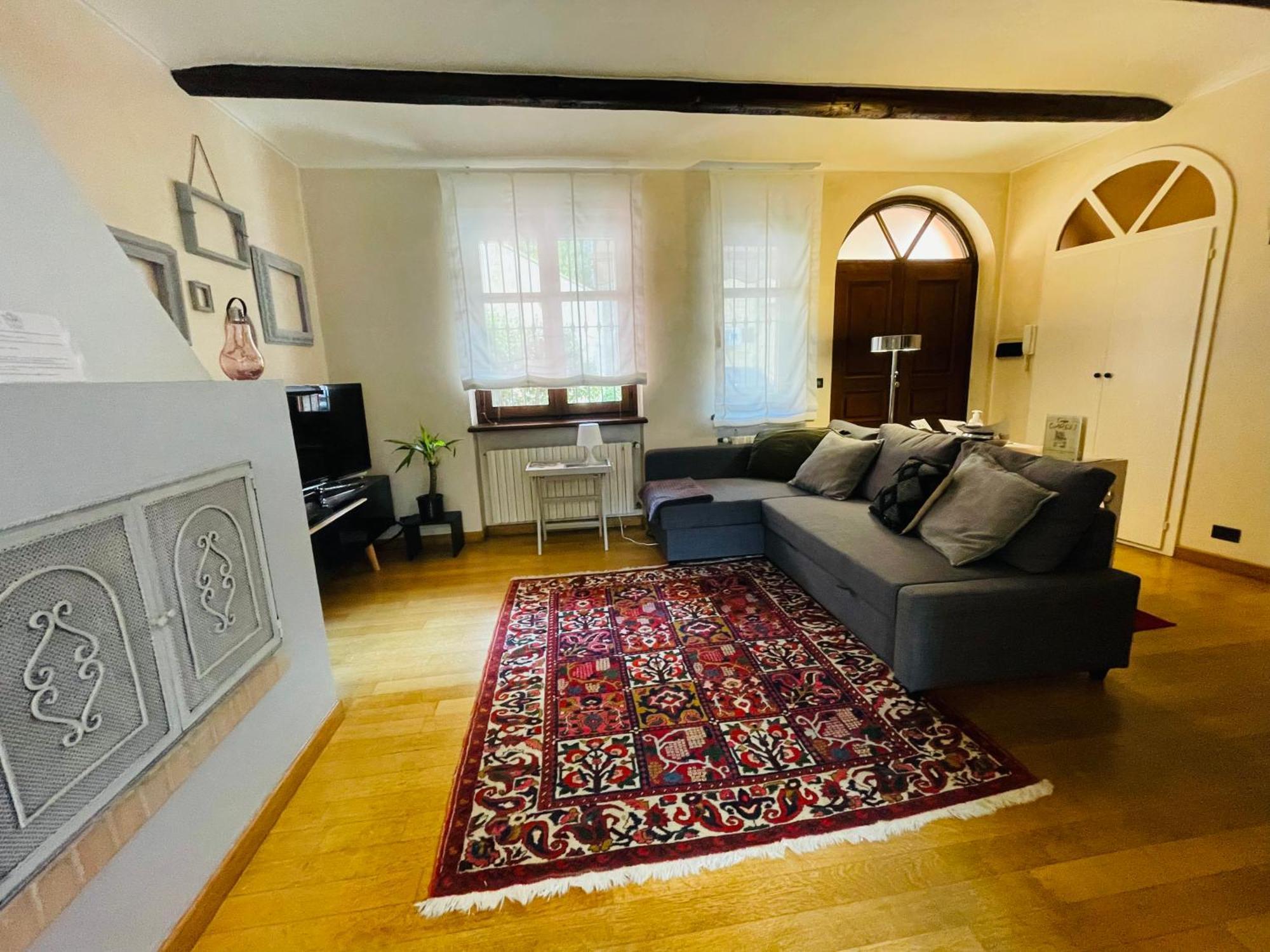 Casa Caroli, Charme E Comfort Nel Cuore Di Alba 外观 照片