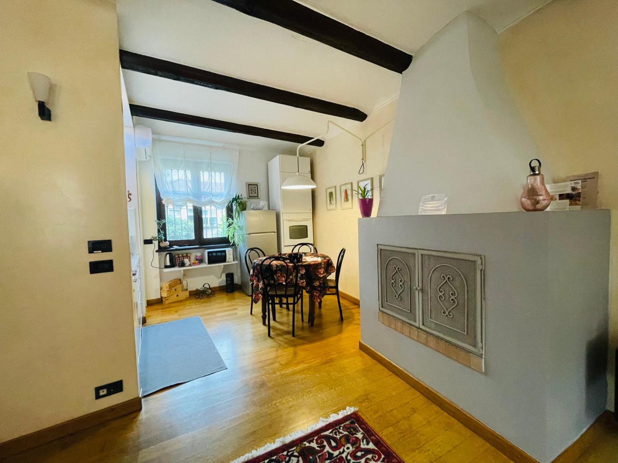 Casa Caroli, Charme E Comfort Nel Cuore Di Alba 外观 照片