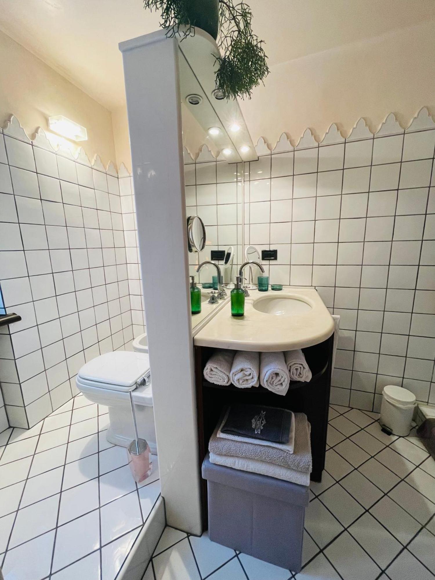 Casa Caroli, Charme E Comfort Nel Cuore Di Alba 外观 照片