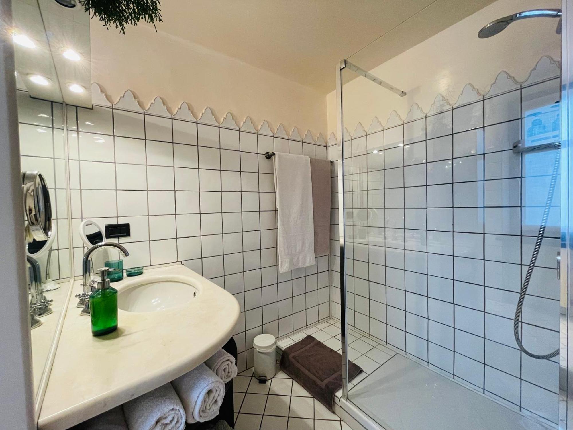 Casa Caroli, Charme E Comfort Nel Cuore Di Alba 外观 照片
