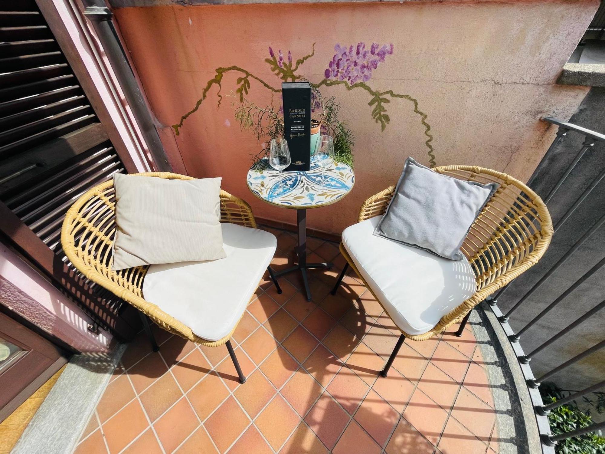 Casa Caroli, Charme E Comfort Nel Cuore Di Alba 外观 照片