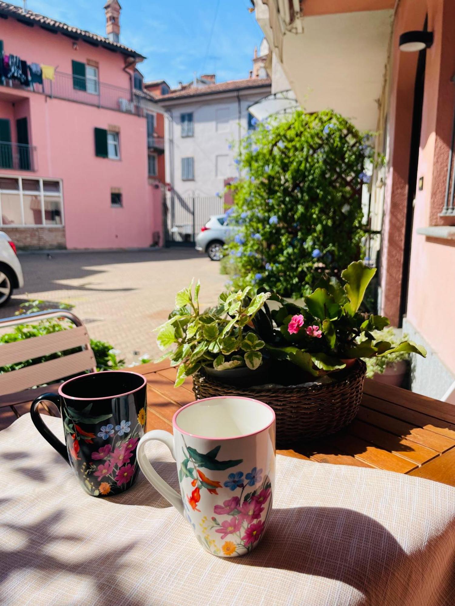 Casa Caroli, Charme E Comfort Nel Cuore Di Alba 外观 照片